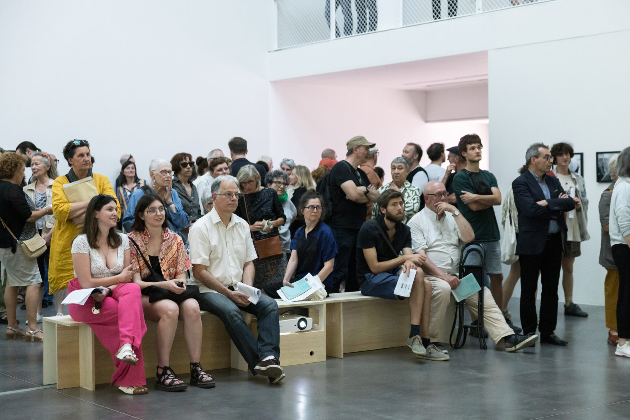 Exhibition view Lola Gonzàlez « Efxaristo poli » during the opening at the Frac Poitou-Charentes. Photo, June 2024 © Arthur Pequin