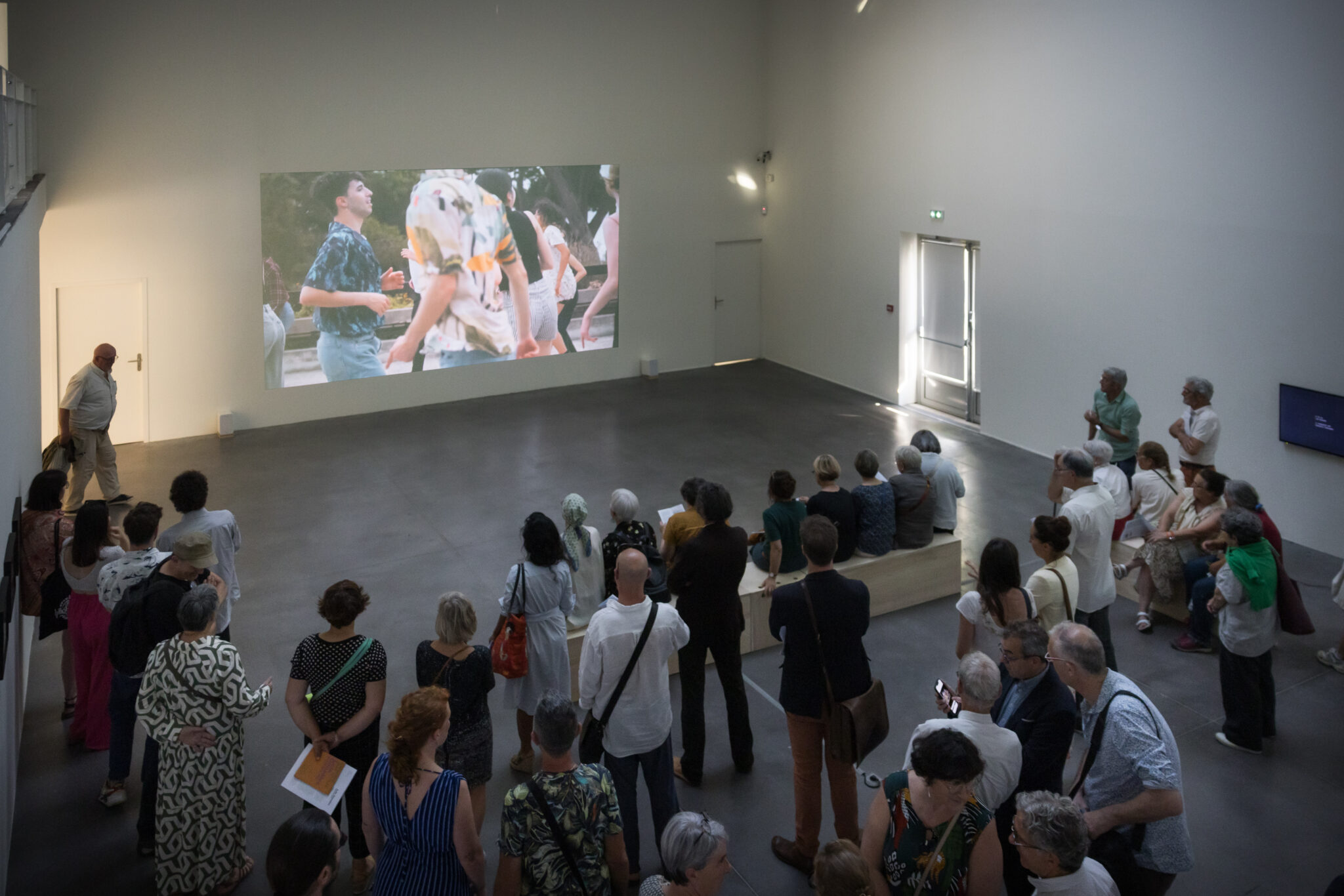 Exhibition view Lola Gonzàlez « Efxaristo poli » during the opening at the Frac Poitou-Charentes Photo, June 2024 © Arthur Pequin