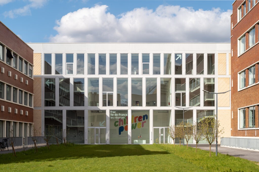 Children Power aux réserves - frac île-de-france - Les Réserves Romainville © Martin Argyroglo
