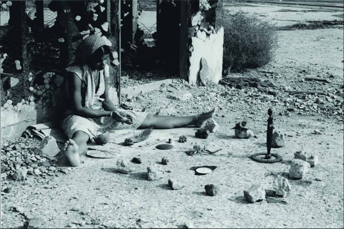 Barbara McCullough, Water Ritual #1: An Urban Rite of Purification, 1979 – 1990. Film 16mm restauré et transféré en numérique, durée : 6'15''. Achat à Third World Newsreel, New York (États-Unis). Collection Frac Bretagne. © droits réservés