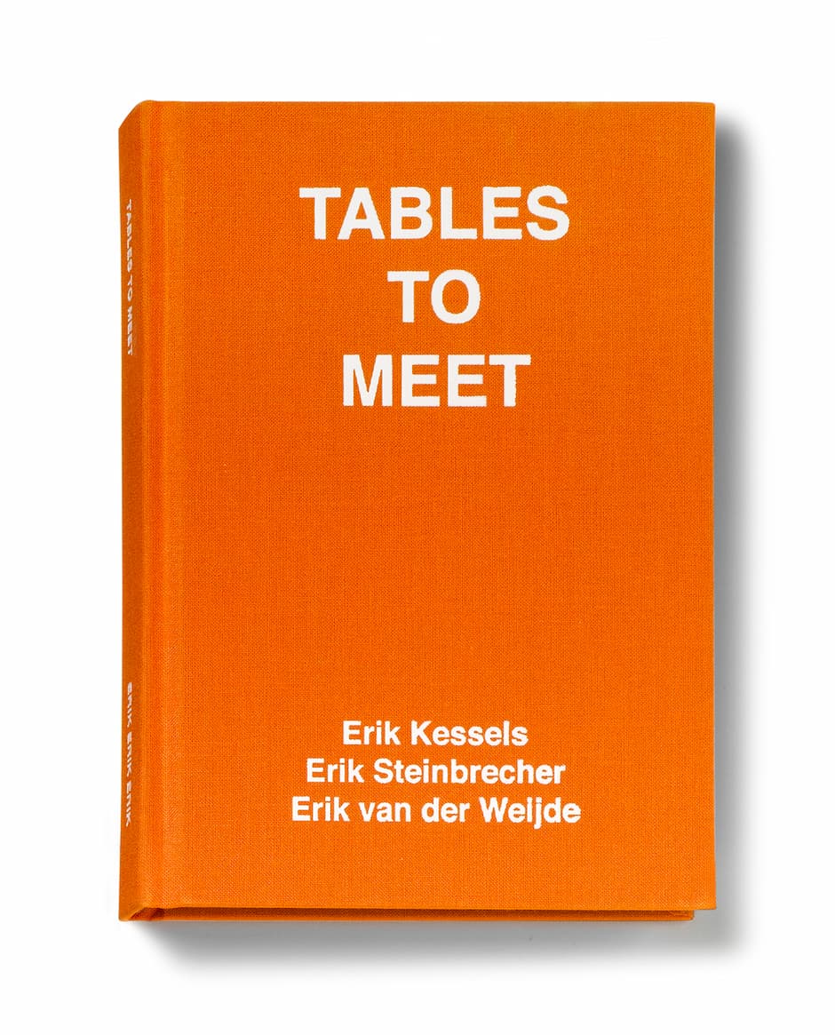 Erik Kessels, Tables to meet, 2014. 21,75 x 15,5 x 2,25 cm. /500. Achat à l'artiste. Collection Frac Normandie Rouen. © Droits réservés.