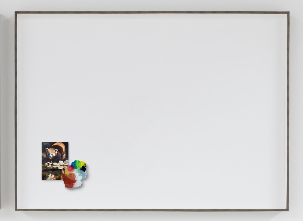 Etienne Chambaud, ∩ (Red Panda), 2018 Carte postale, peinture acrylique sur verre, bois, papier, cadre en acier 80 x 110 x7 cm. Achat à la galerie Esther Schipper, Berlin. Collection FRAC Champagne-Ardenne.©DR