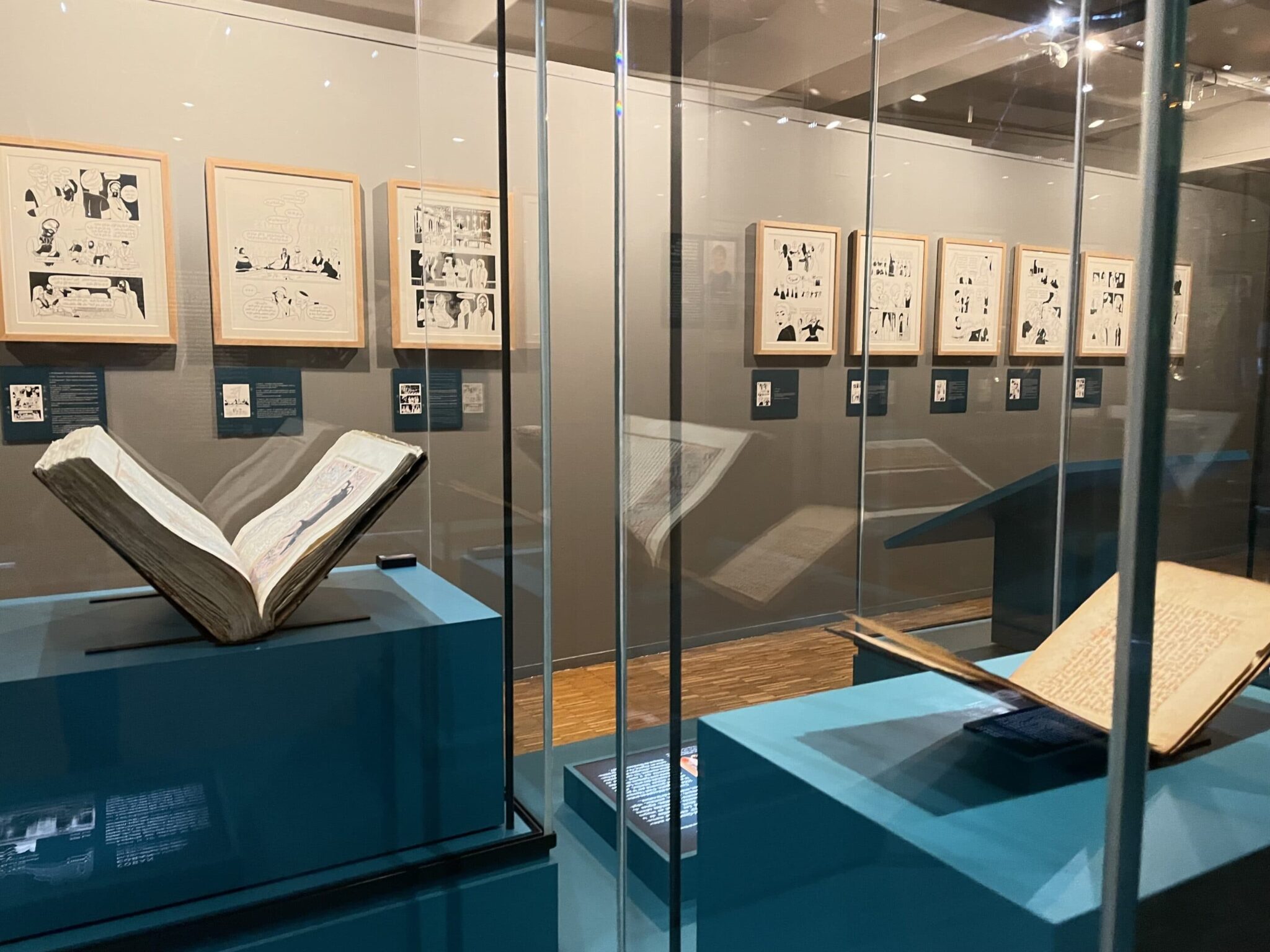 Vue de l'exposition à Angoulême, Musée du papier, jusqu'au 27 mars 2022
