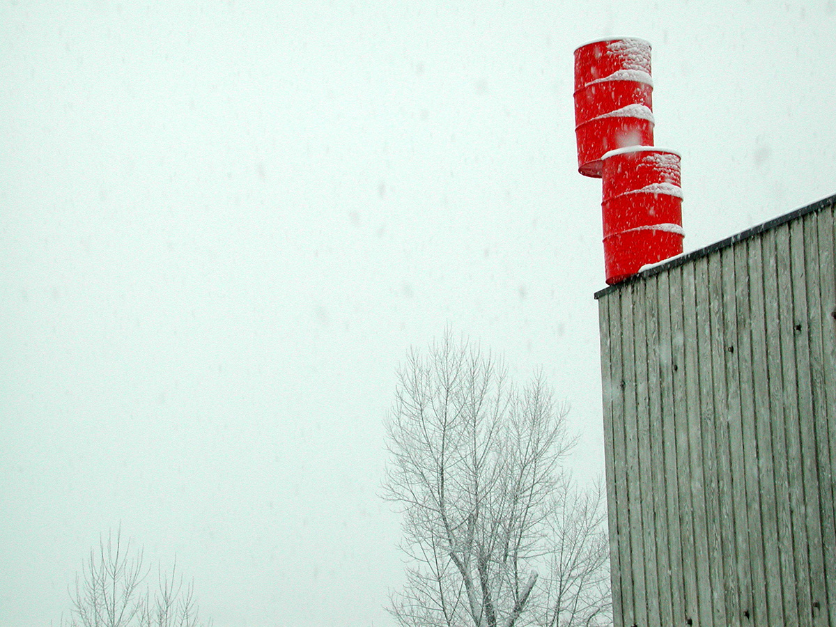 Étienne Bossut, Un peu d'incertitude, 2003, Moulage en polyester rouge vermillon © Étienne Bossut
