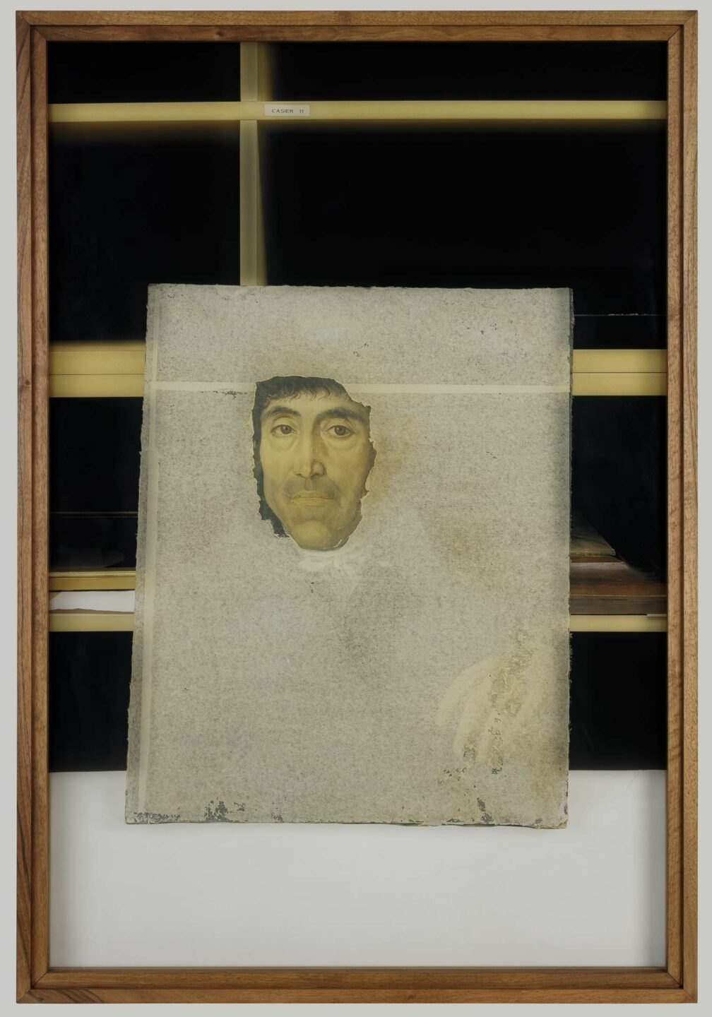 Aurélie Pétrel, Académique #1, 2017, Impression sur verre – Ed. 1/3 128 x 88 x 7 cm - Don de Monsieur Adrien Saporito, Année d'acquisition : 2023