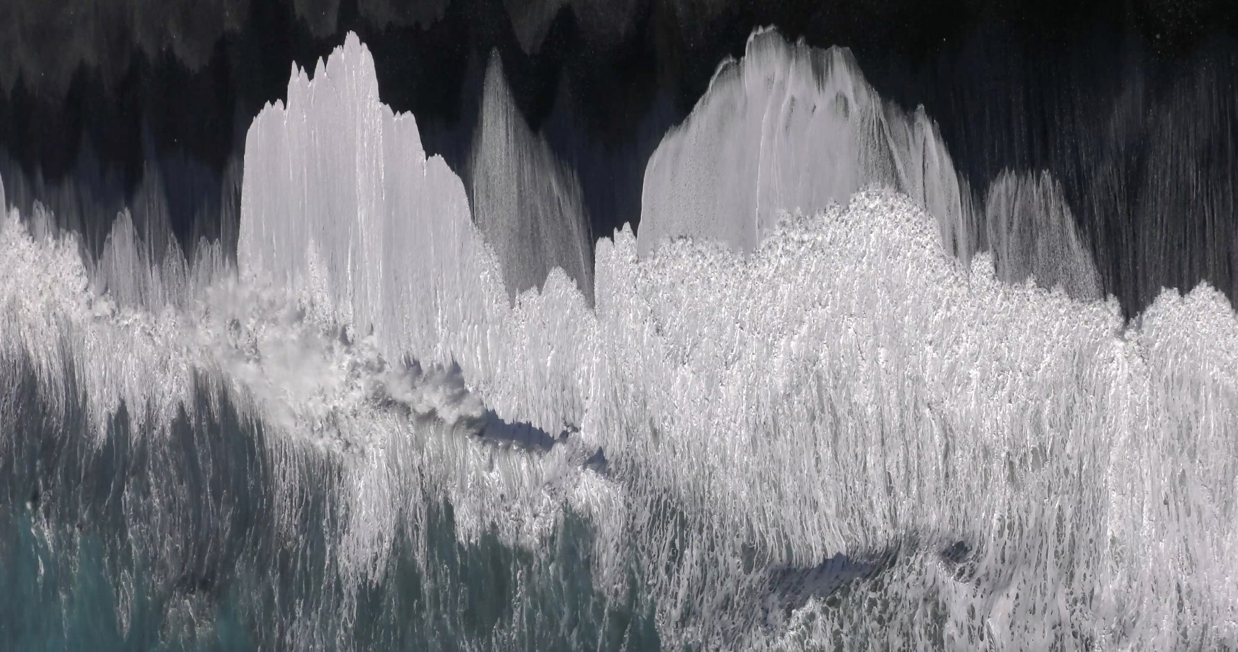 Ange Leccia, La Mer, 2001, vidéo, couleur, muet, durée 5’. Collection FRAC CORSICA ©ADAGP, Paris 2024.