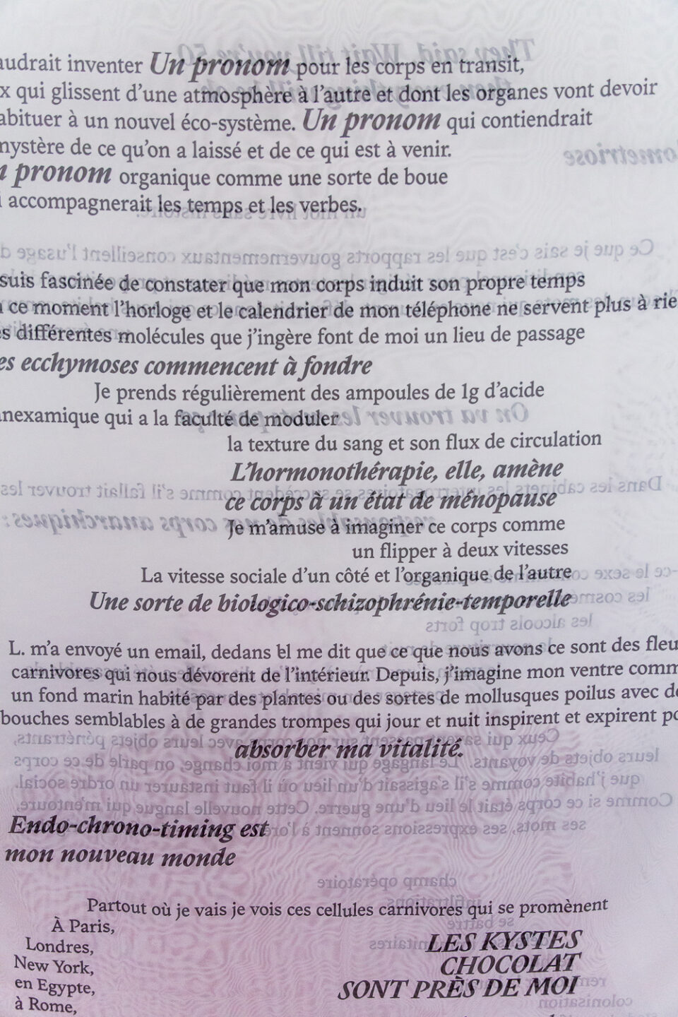 Photo : Détail de l’œuvre. Photo Élise Ortiou Campion