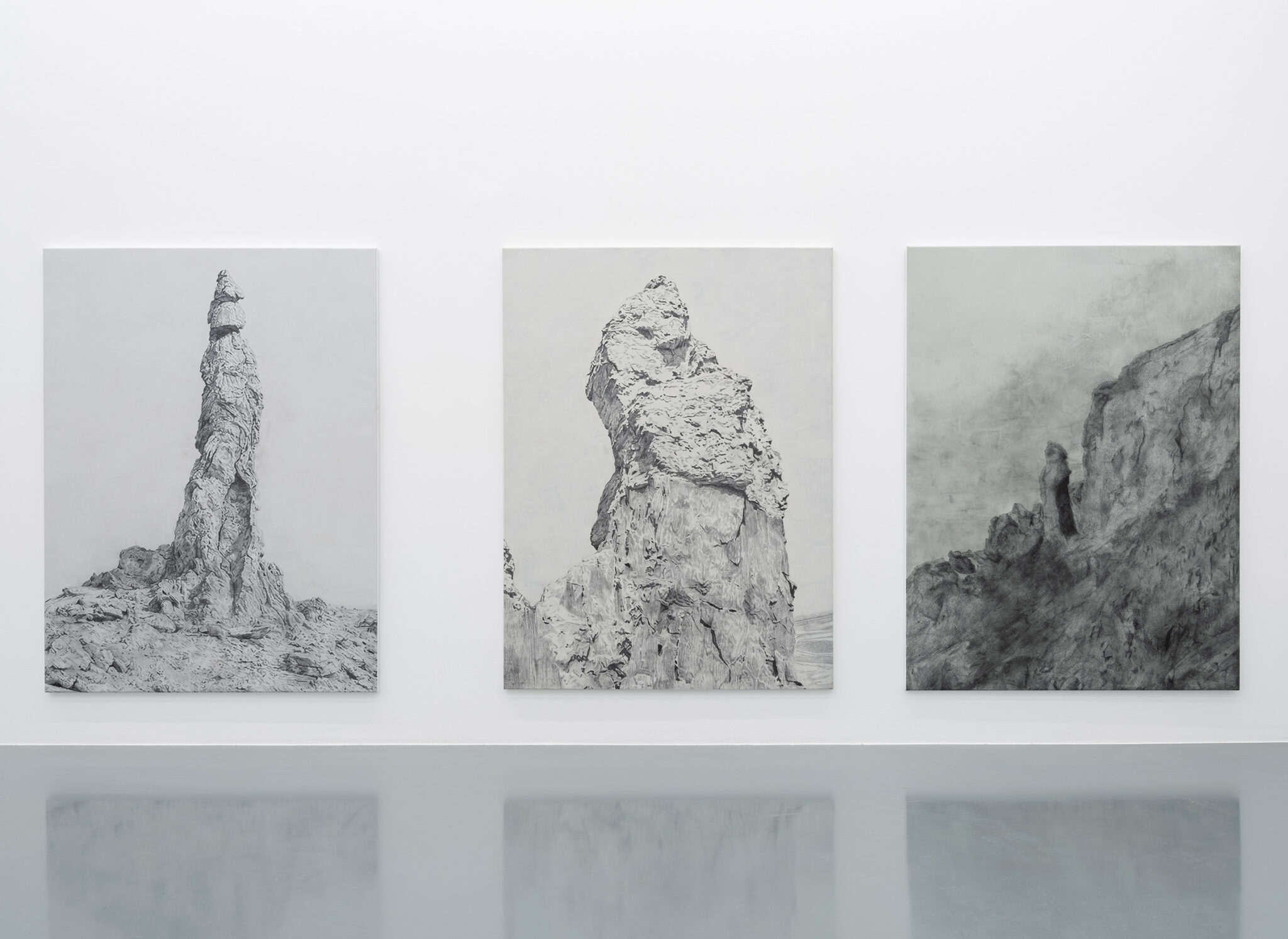 Hamishi Farah, série Untitled (Lot's Wife), 2025. Vue d’exposition 