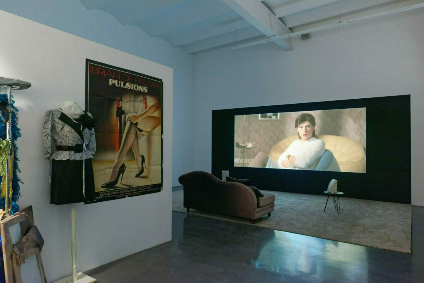 Boucles, bricoles et miroirs, vue de l'exposition de Brice Dellsperger au Frac Occitanie Montpellier, 18.05-05.09.2026 - Photo Christian Perez. &copy; Adagp, Paris 2026