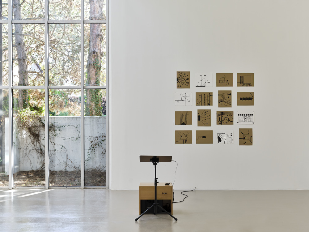 Tarek Atoui, Sub-ink, 2016 - Vue de l&rsquo;exposition &ldquo;Tarek Atoui, The Drift&rdquo;, &agrave; l&rsquo;Institut d&rsquo;art contemporain, Villeurbanne/Rh&ocirc;ne-Alpes, 2023 - Cr&eacute;dit photographique : Thomas Lannes