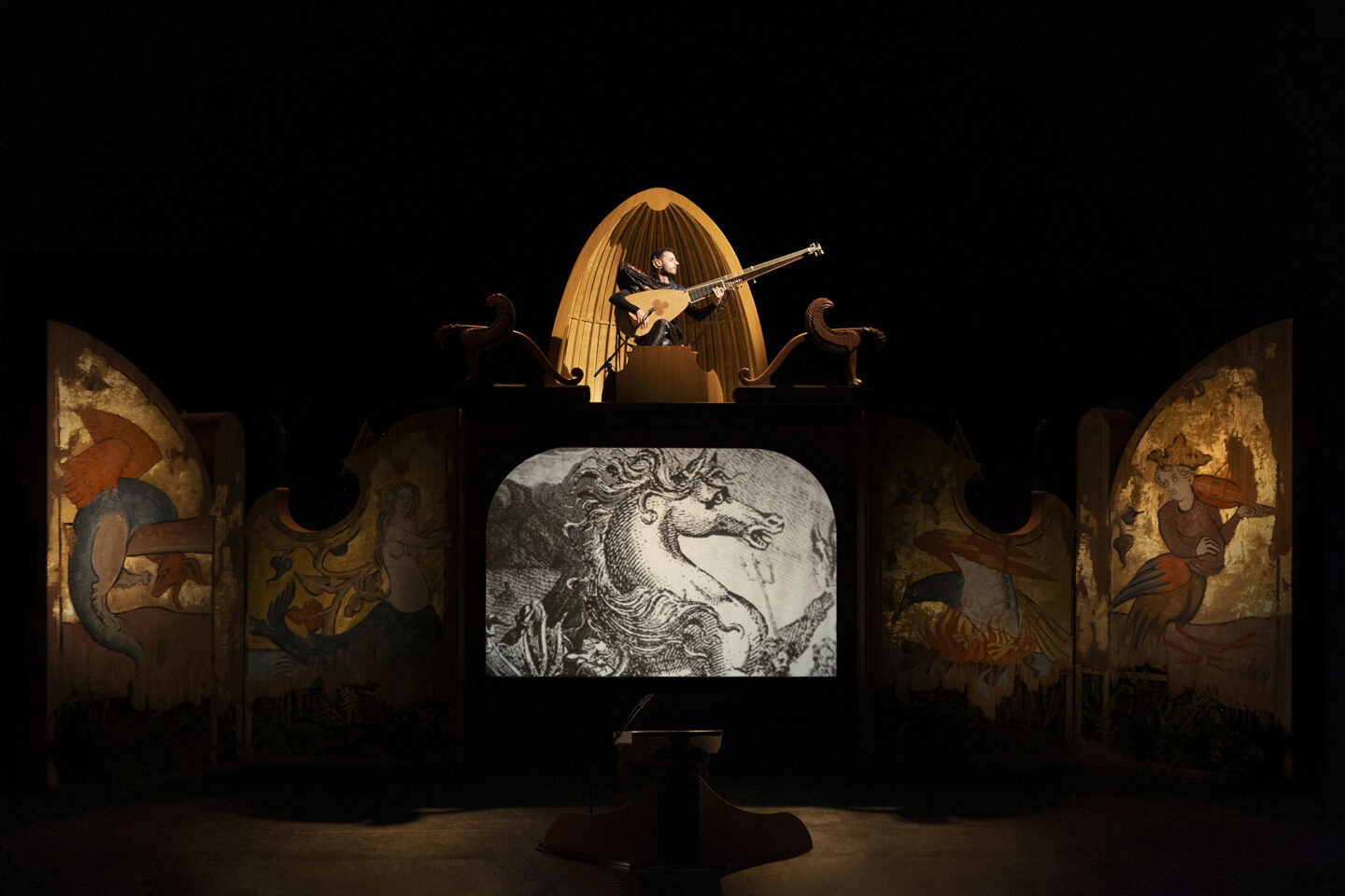 Nina Laisn&eacute; et Daniel Zapico, Arca ostinata, 2021. installation musicale et visuelle, vue de la version spectacle &copy; Nina Laisn&eacute;
